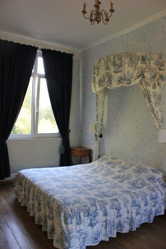 Chateau Des Lys Guestroom
