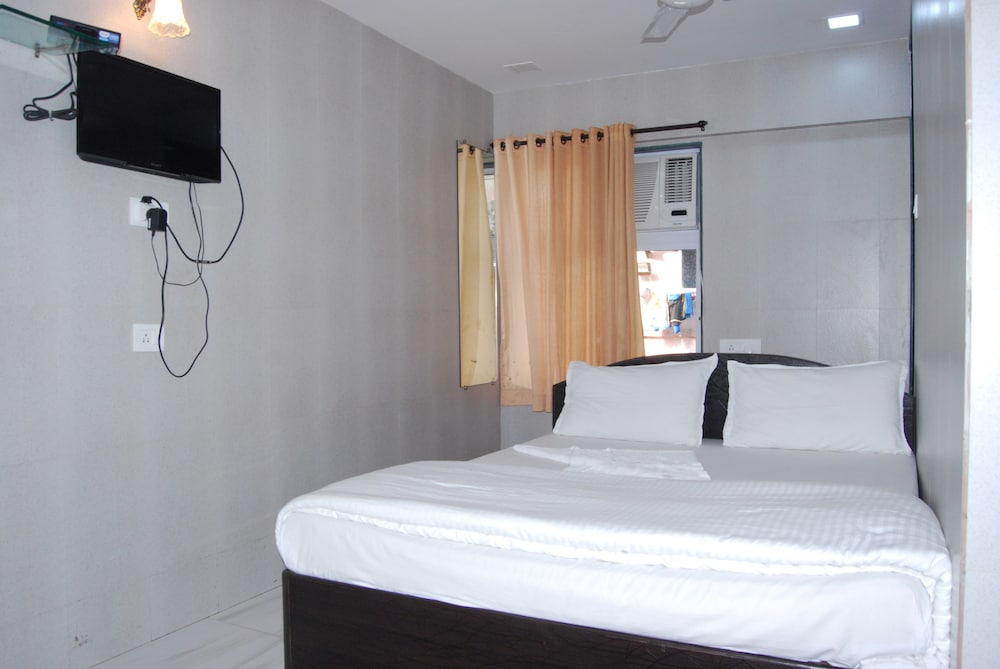 Hotel Holiday Inn (هتل هالیدی این) Guestroom