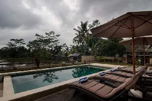Niniku Villa (نینیكو ویلا) 