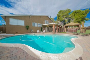 4br 9m To Vegas Strip With Spa Featured Image