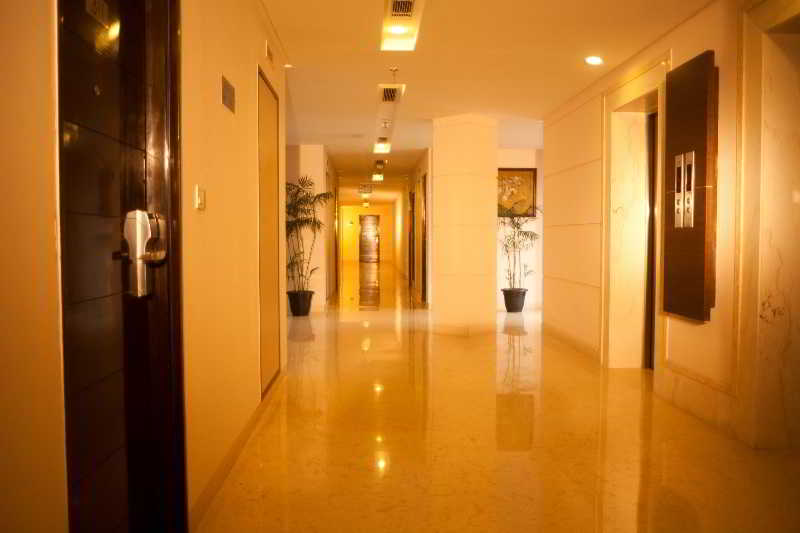 Vibe By The Lalit Traveller Room