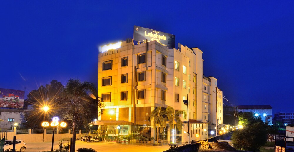 Lakshya's Hotel (لاكشیاس هتل) Exterior