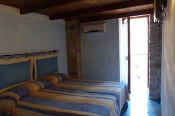 Sweet Country House Guestroom