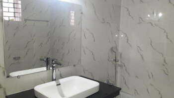 Swati Hotel Bathroom