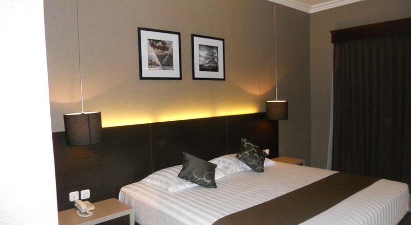Luminor Hotel Jember General view