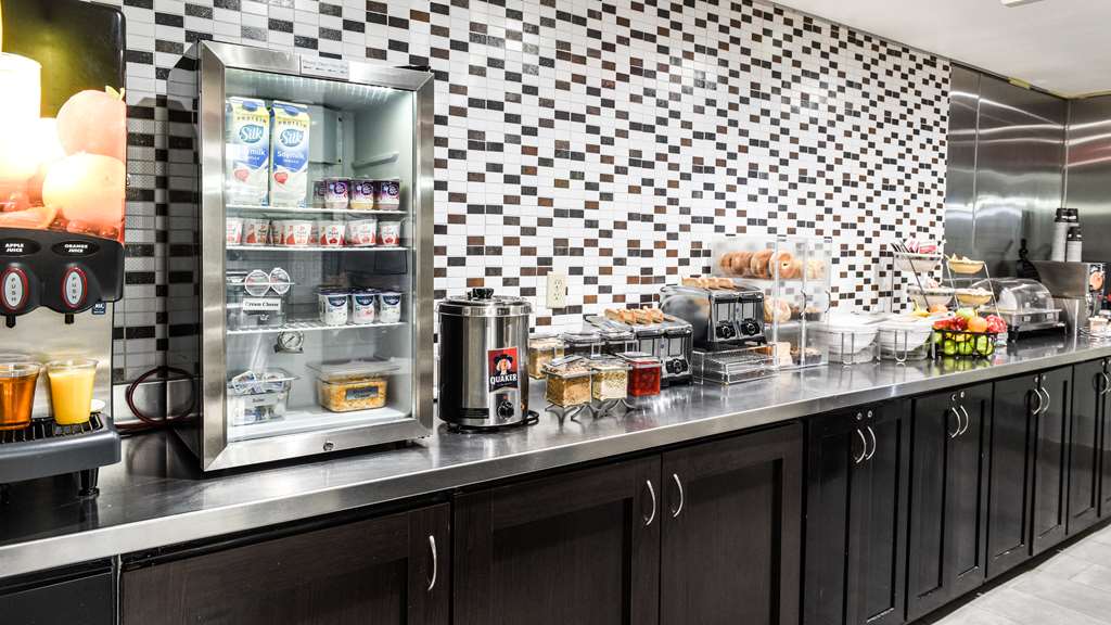 Best Western Mccarran Inn Breakfast Area