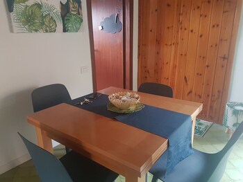 Prestige Superior Splitted Flat In-Room Dining