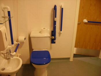Croyde Bay Holiday Resort (كروید بی هالیدی ریزورت) Bathroom