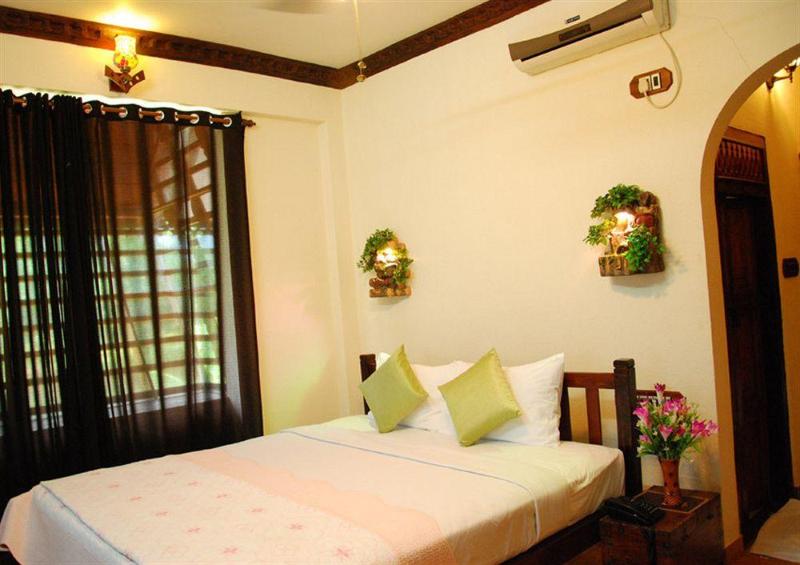 Kovalam Beach Hotel General view