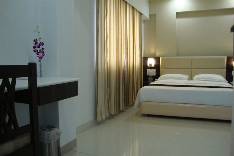Fabhotels Galaxy Comforts Room