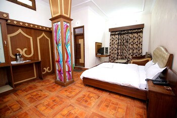 Hotel Midtown Guestroom