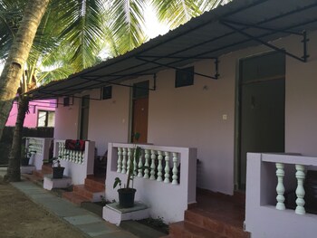 Morjim Coco Palms Resort Property Grounds