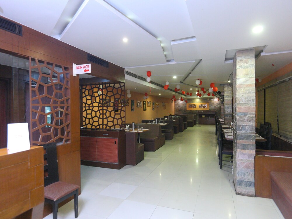 Oyo 9349 Hotel Swaagat Residency Restaurant