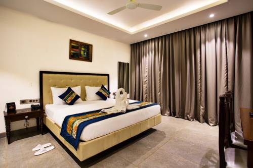 Fabhotel Prime The King's Court 