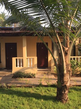 Morjim Coco Palms Resort Property Grounds