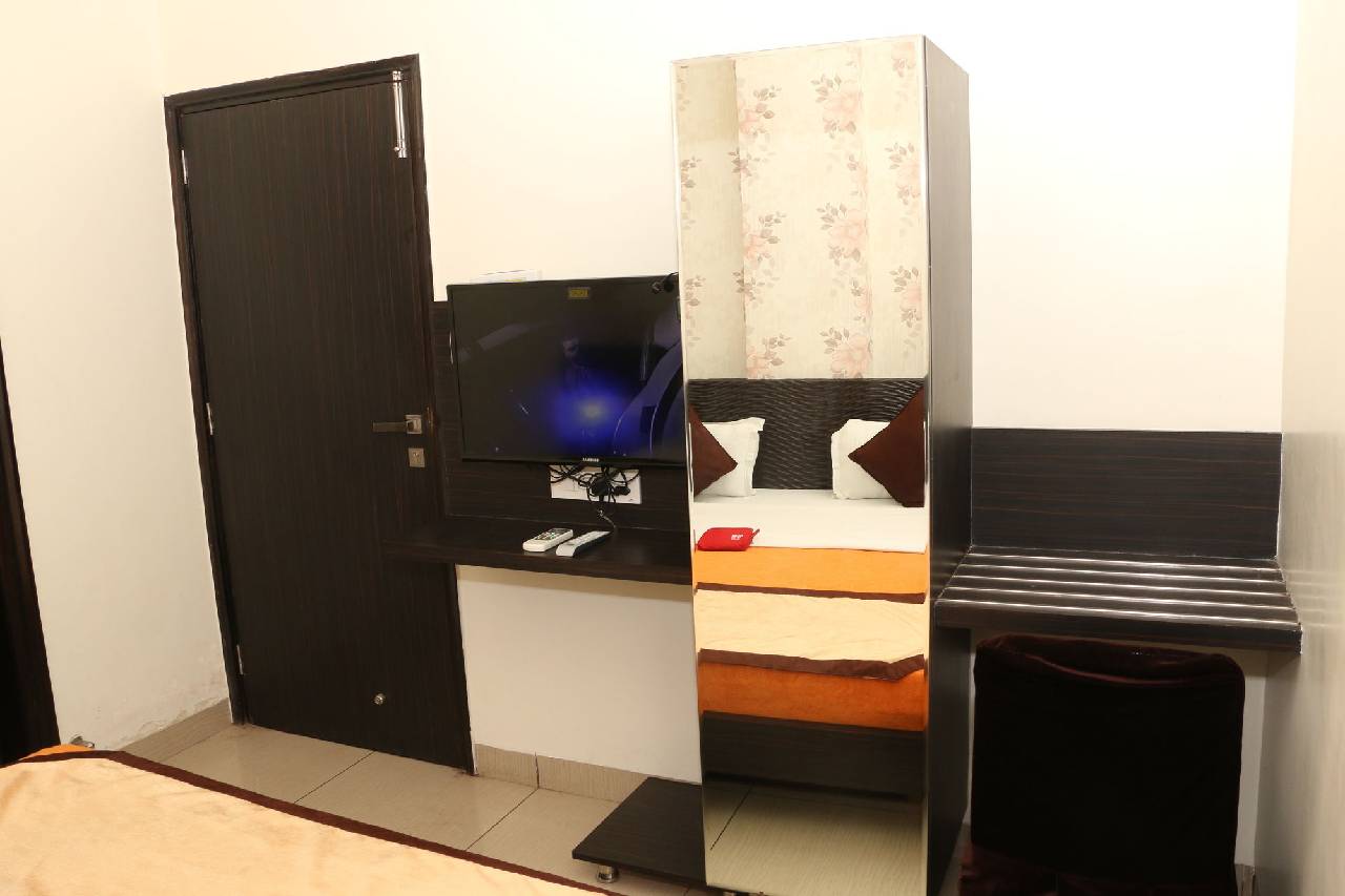 Oyo Rooms Chaura Bazaar Sanglan Shivala 
