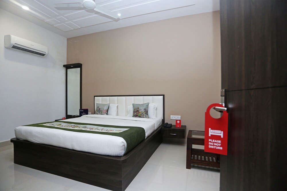 Oyo 9368 Hotel Pratap Featured Image