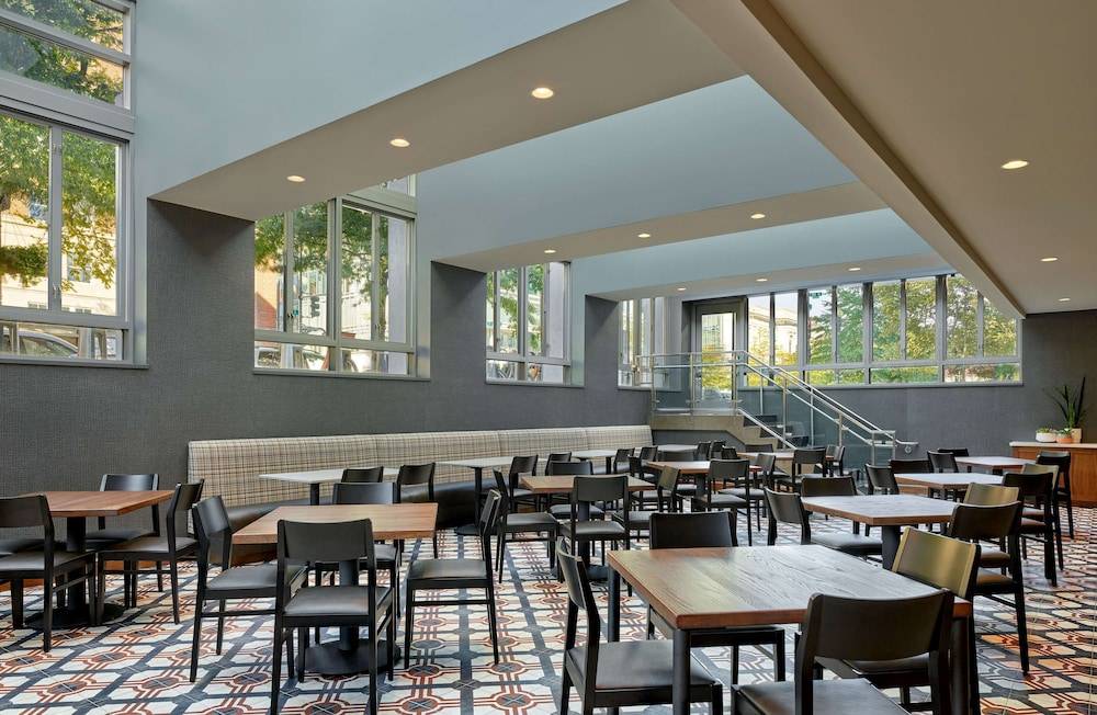 Embassy Suites by Hilton Washington D.C. Convention Center - photo 3
