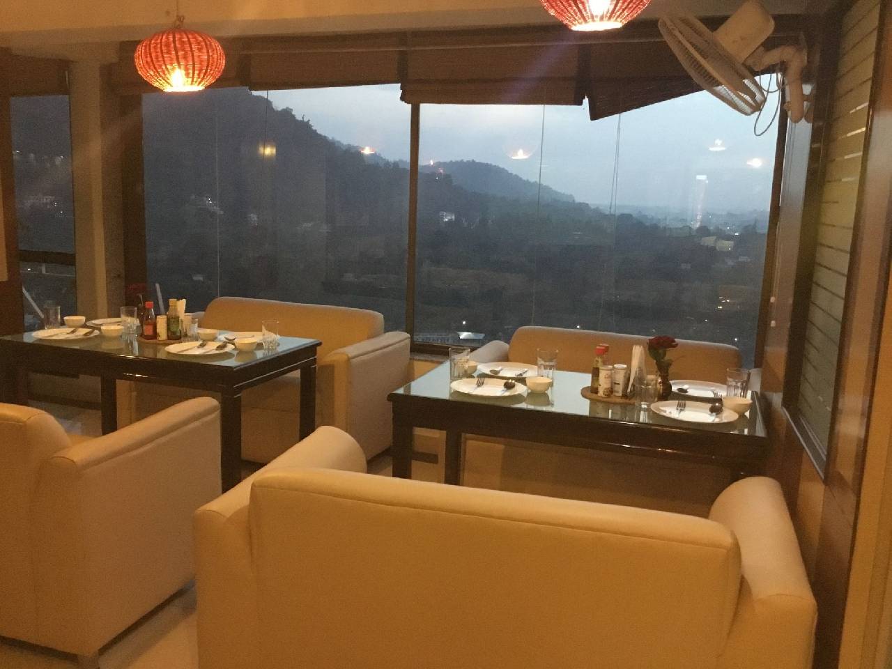 Hotel Ganesha Inn 