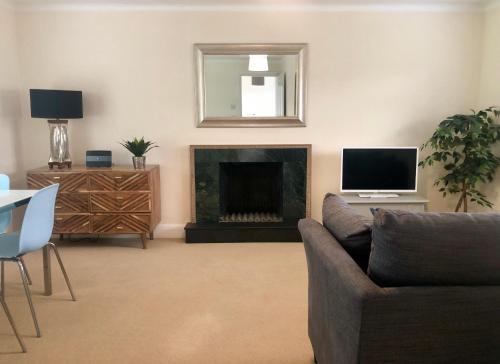 Quarters Living Upper Flat 