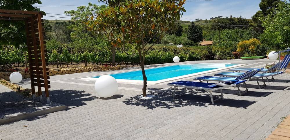 B&b Floristella Outdoor Pool