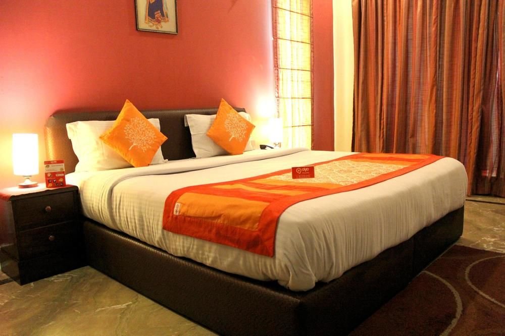 Oyo Rooms Near Galleria Market 