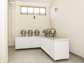 Oyo 11388 Hotel Dimbir Regency Buffet