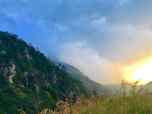The Cliff Lodge Camping Sri Lanka 