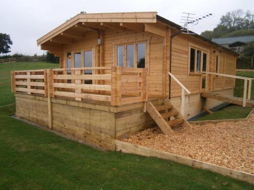 Long Mountain Centre Log Cabins 