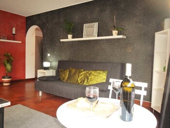 Caparica Central Apartment By Host Point Living Area