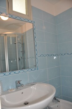 Hotel Morri Bathroom