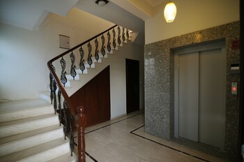 Hotel Gitanjali By Expand Hallway