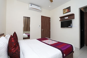 Oyo 10131 Hotel Raj Guestroom