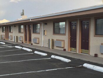 A Fisher's Inn Motel Parking