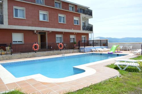 Apartamentos Sinás Playa 