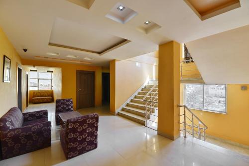 Oyo 10909 Sunrise Inn 