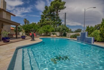Luxurious 6br 7min To Las Vegas Strip Outdoor Pool