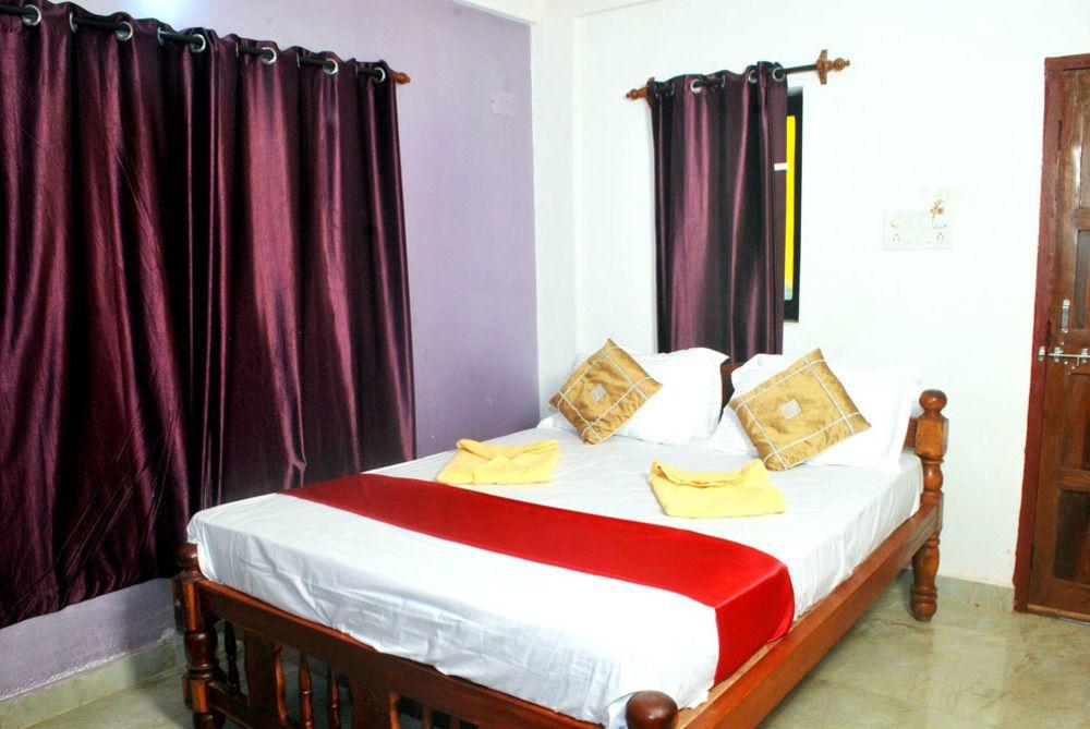 Calangute Beach Side Hotel 