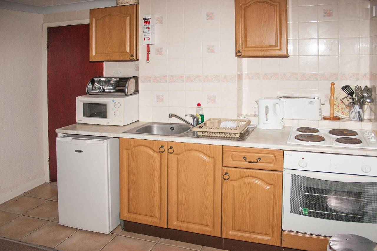 Lyndene Holiday Apartments (لیندن هالیدی آپارتمنتس) 