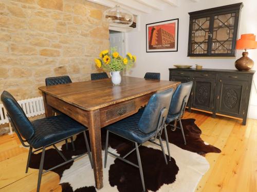 Laburnum Cottage Alnwick (لابورنوم كوتاج آلنویک) 