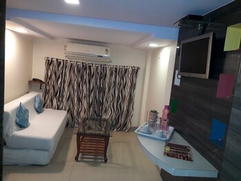 Hotel Relax Residency Living Area