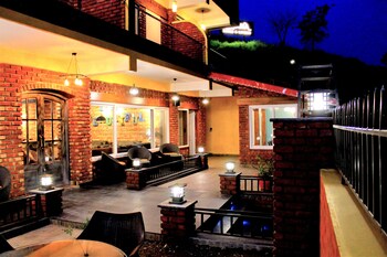 Nirvana Lodge & Lounge Mussoorie Hotel Entrance