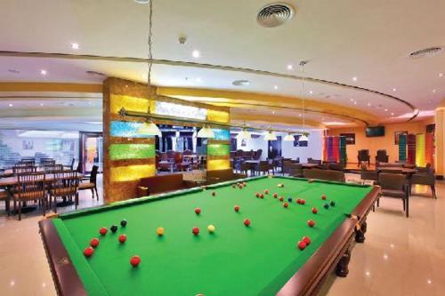 The Royale Gardens Hotel 