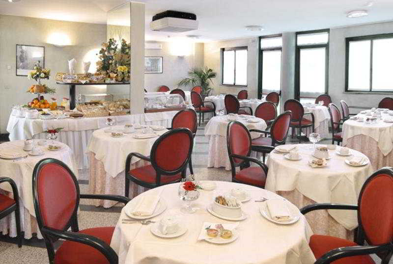 Pacific Hotel Airport Restaurant