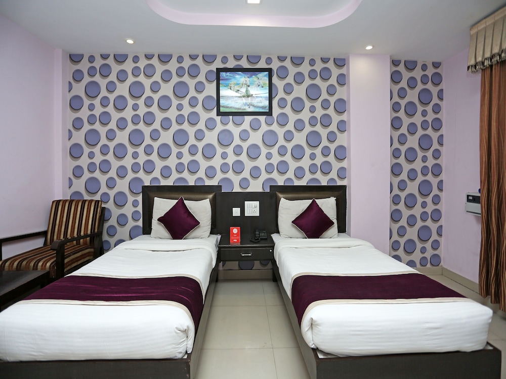Hotel Silver Oak Guestroom