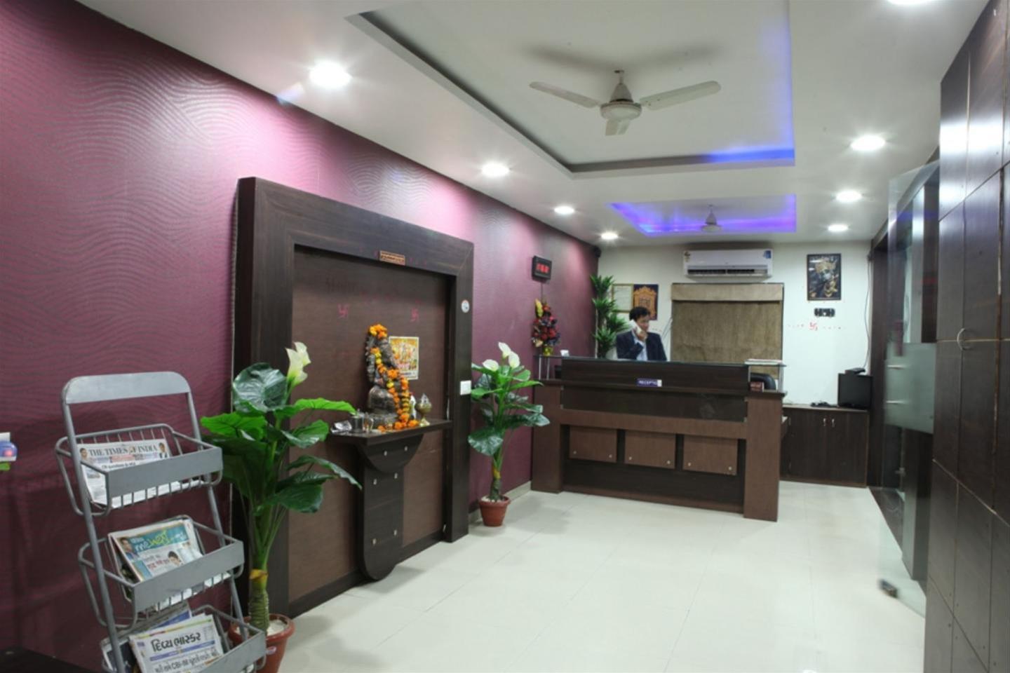 Hotel Almond Inn 