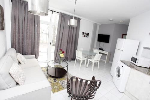 White Apartment Boutique 