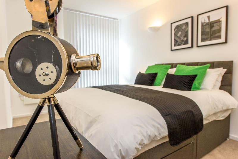 Approved Serviced Apartments Skyline Room