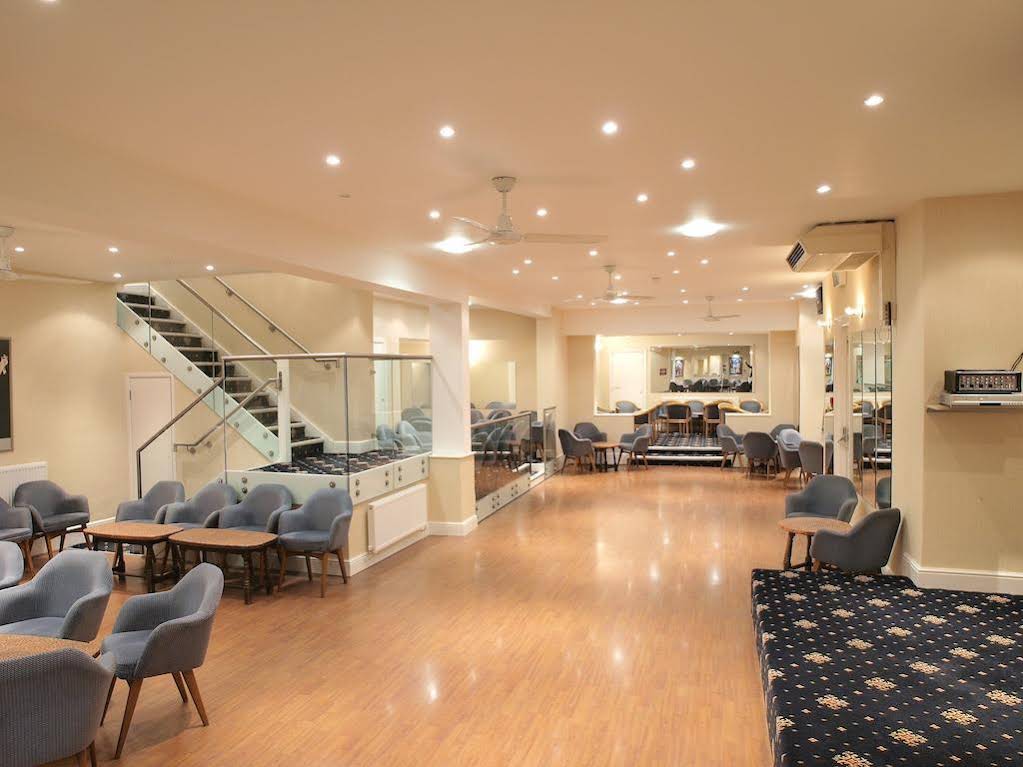 Haddon Hall Hotel (هادون هال هتل) 