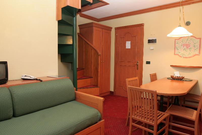 Palace Pontedilegno Resort Room